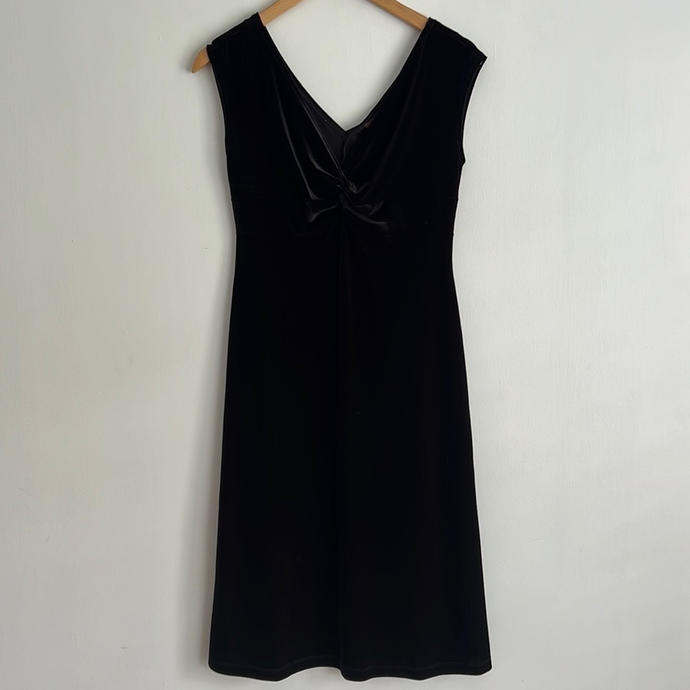 Jessica Black Velvet Sleeveless Dress Midi